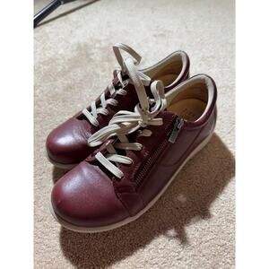 Burgundy Ziera Space W Shoes -‎ Size 8 Women's